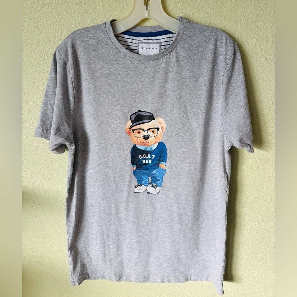 Denim & Flower by Ricky Singh Gray "Goat Dad" Short Sleeve T Shirt Size: Medium